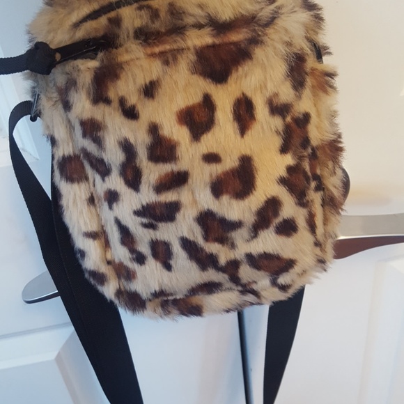 👜Urban Outfitter bag👜 - Picture 3 of 4